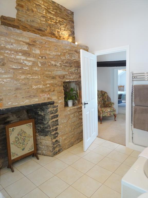 Garway Moon Inn Bagian luar foto