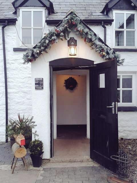 Garway Moon Inn Bagian luar foto